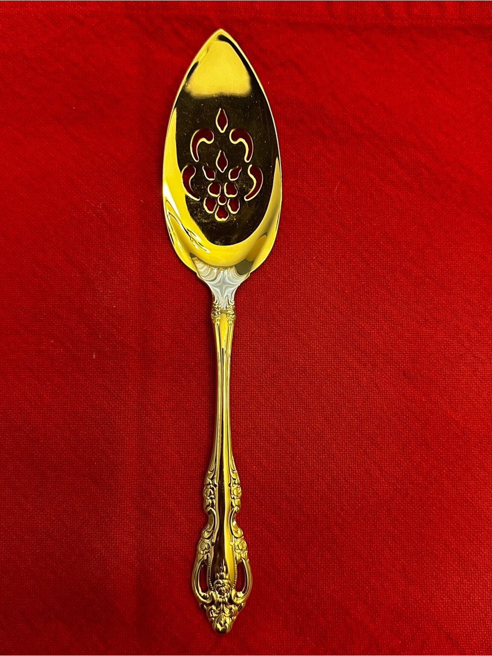 Oneida Community Golden Brahms Solid Pierced Pie Server 9 5/8” Electroplate